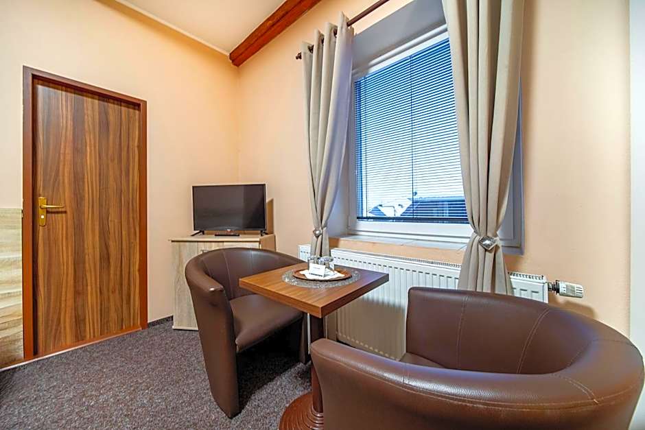 LAGUNA Hotel & Restaurant