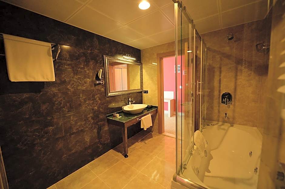 Neba Royal Hotel