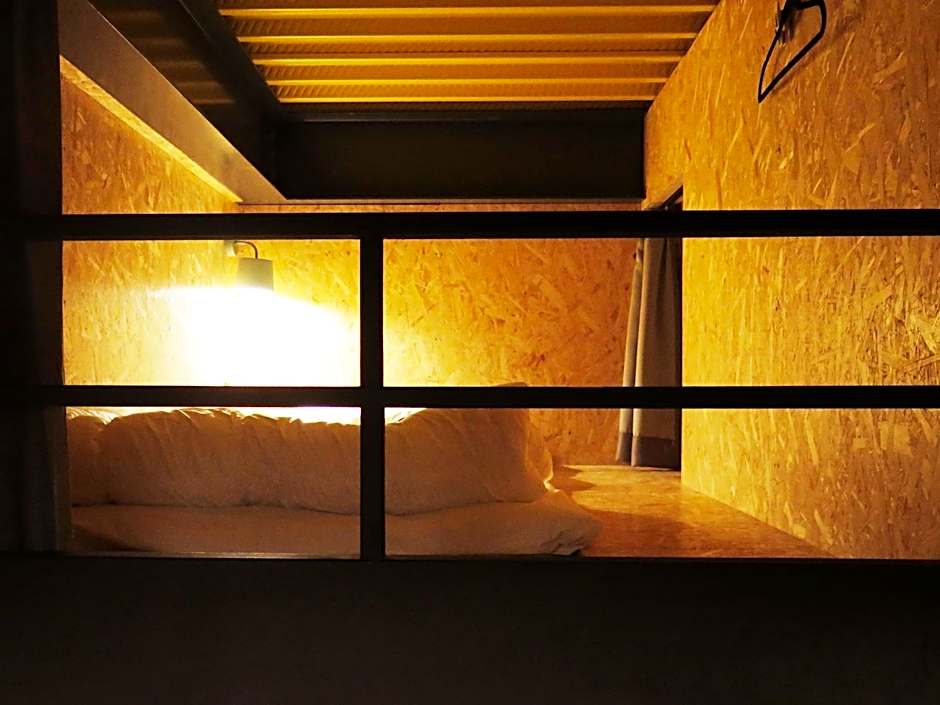 ADLIV/Factry Stay/工場に泊まれる