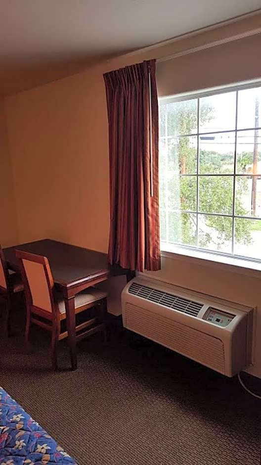 Cedar Creek Inn
