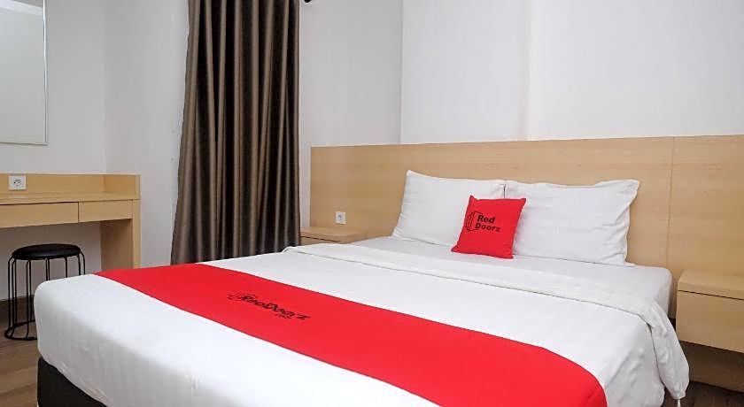 RedDoorz Apartment near Exit Toll Colomadu