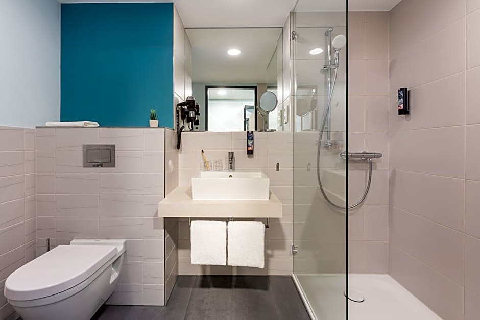 Holiday Inn - The Niu Seven Dusseldorf Ost By IHG