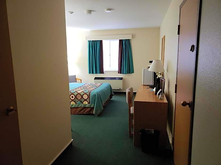 Super 8 by Wyndham Moose Jaw SK