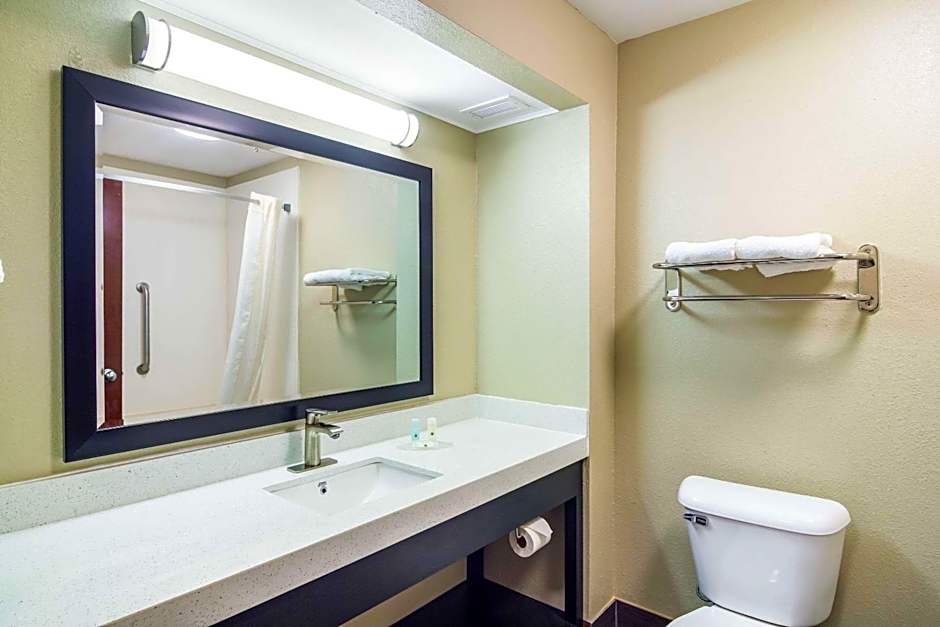 Quality Inn & Suites Canton, GA