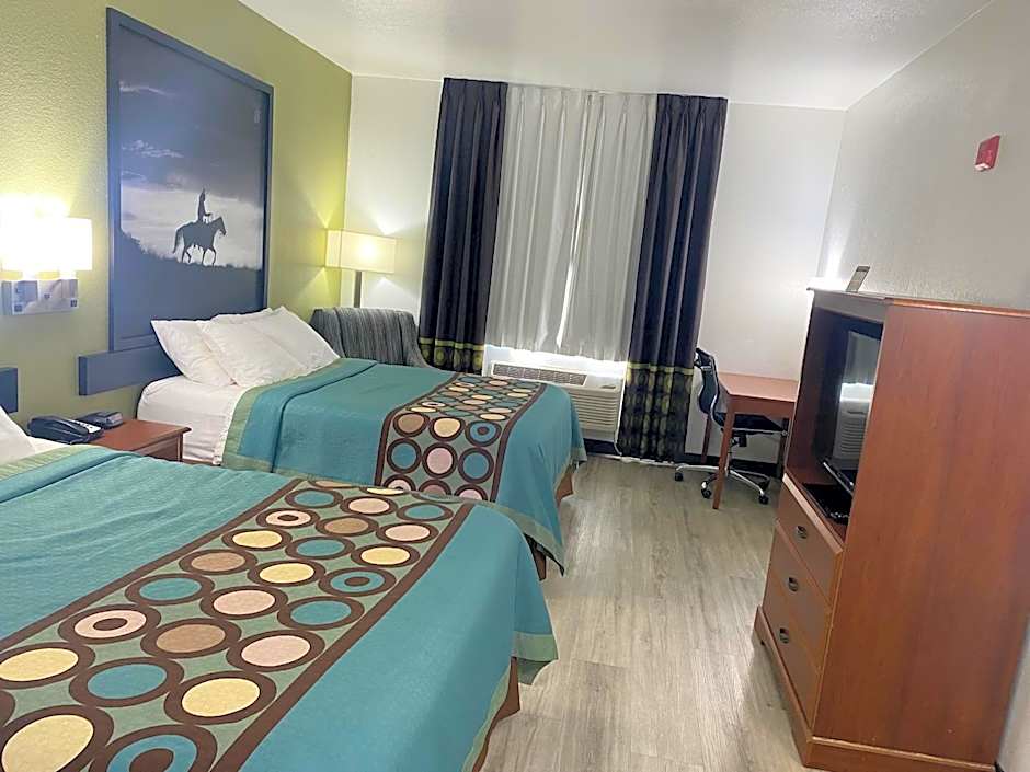 Super 8 by Wyndham Weatherford