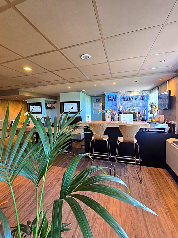 B&B HOTEL Paris Versailles