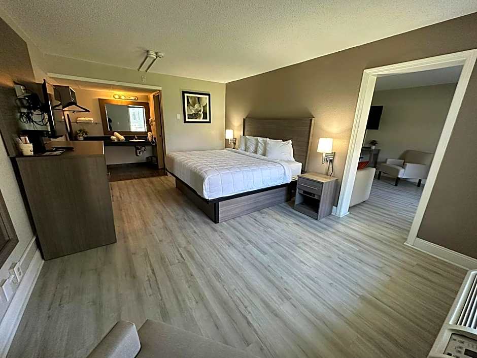 Whalers Inn and Suites