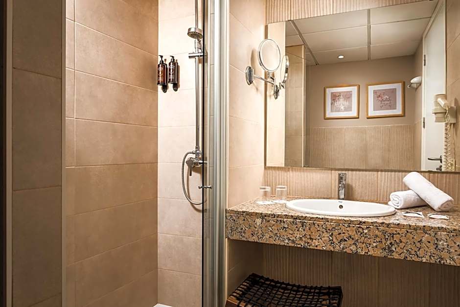 ALEGRIA Plaza Paris 4*Sup