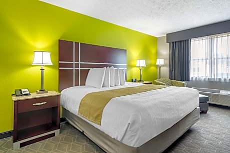 1 KING BEDMOBILITY ACCESSIBLEBATHTUBNSMKFULL BREAKFAST