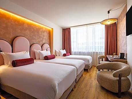 Classic Room with 2 Single Beds