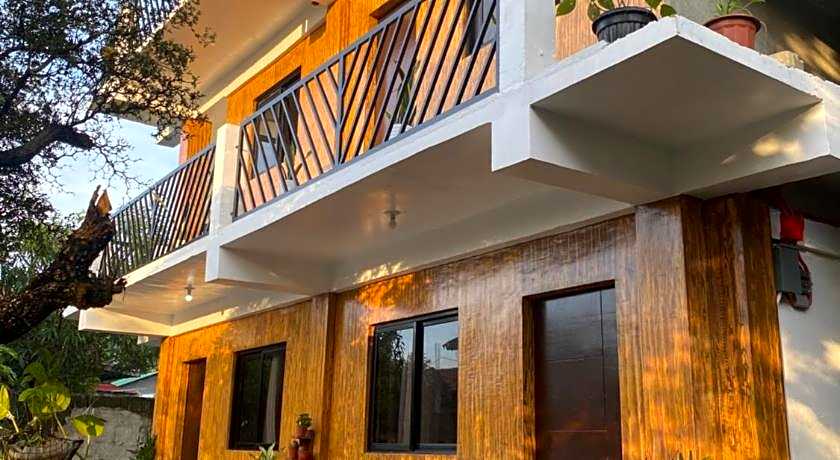 Traditional Filipino Home near 100 Islands Wharf