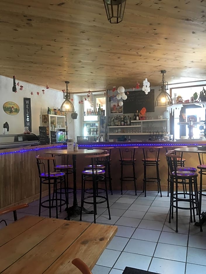 Auberge La Caverne