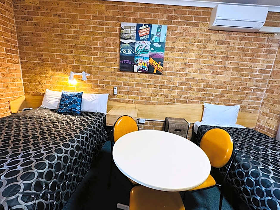 Town and Country Motor Inn