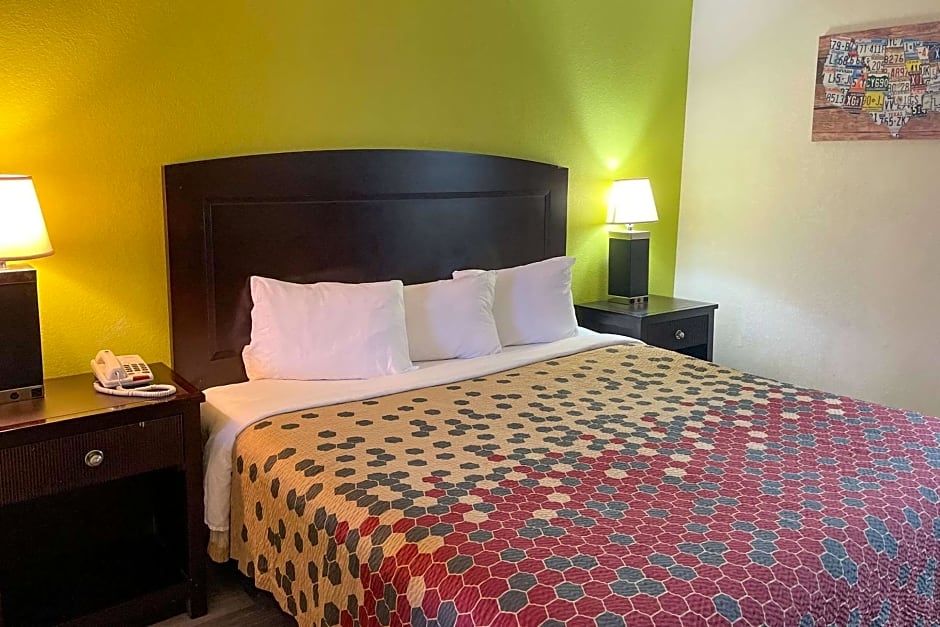 Econo Lodge Inn & Suites Sweetwater I-20