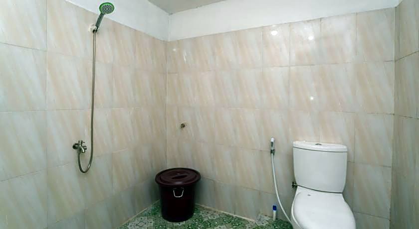 RedDoorz Syariah near Pelabuhan Ulee Lheue Banda Aceh