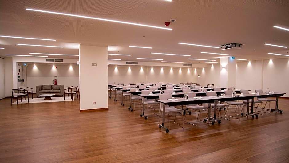 Curio Collection by Hilton Boeira Garden Hotel Porto, Portug