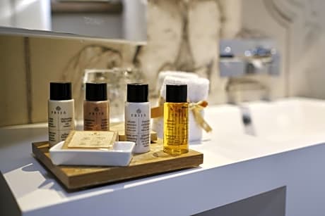 Preferential Duplex Room (1 King Bed)