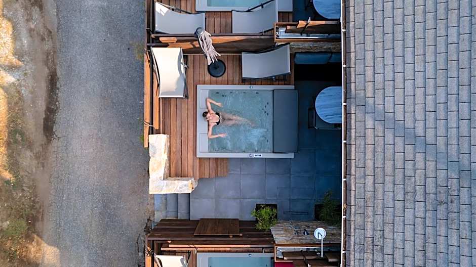 Sylvia Camping & Luxury Suites
