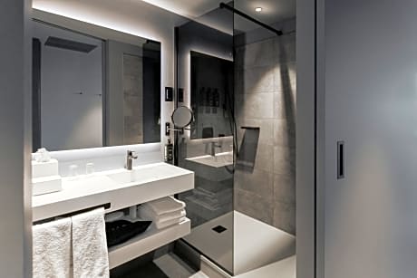 Monochrome Room