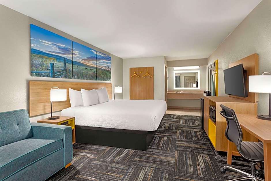 Days Inn by Wyndham Paris