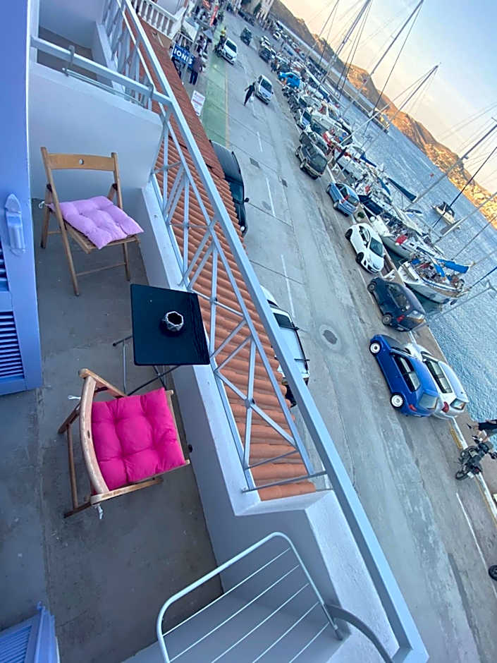 AEGEAN VIEW SEASIDE ROOMS AND STUDIOS KEA