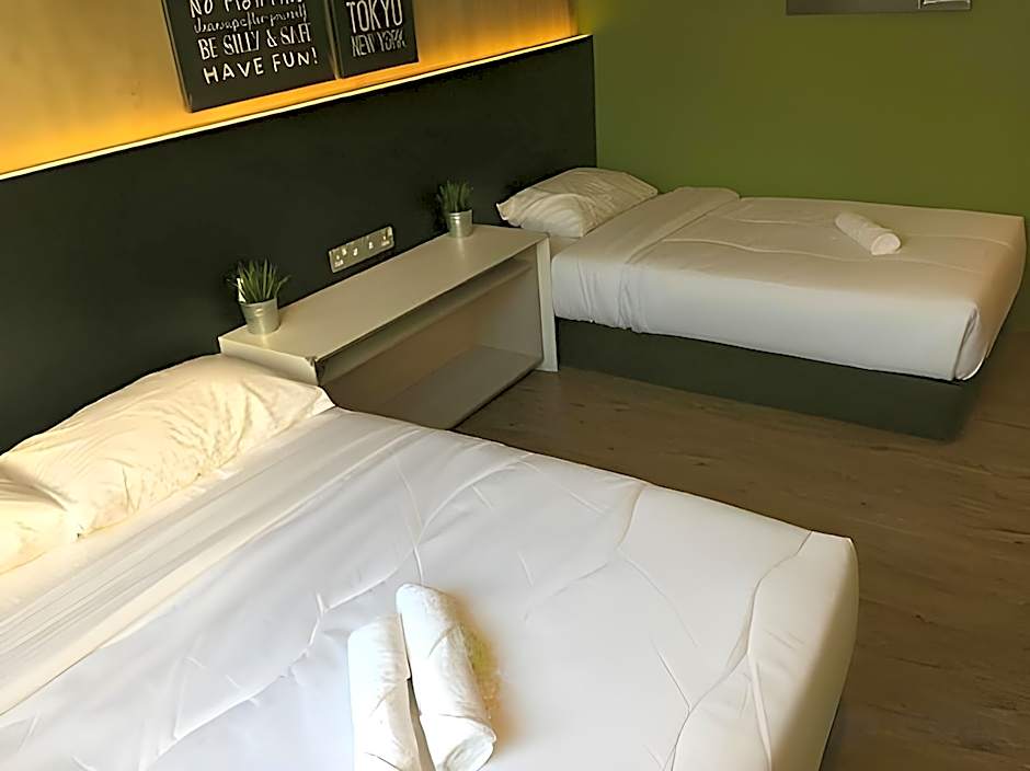 Monaco Boutique Hotel Kampung Air