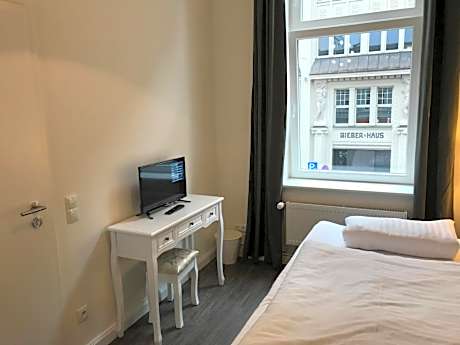 Single Room with Shared Bathroom