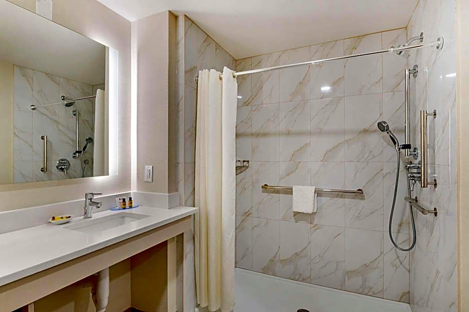 Best Western Plus Crossroads Inn & Suites
