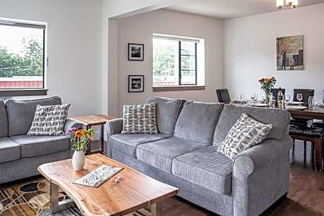 Selkirk Snug by Revelstoke Vacations