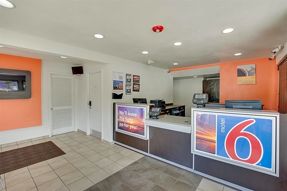 Motel 6 Columbia, SC - West