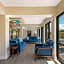 Econo Lodge Inn & Suites