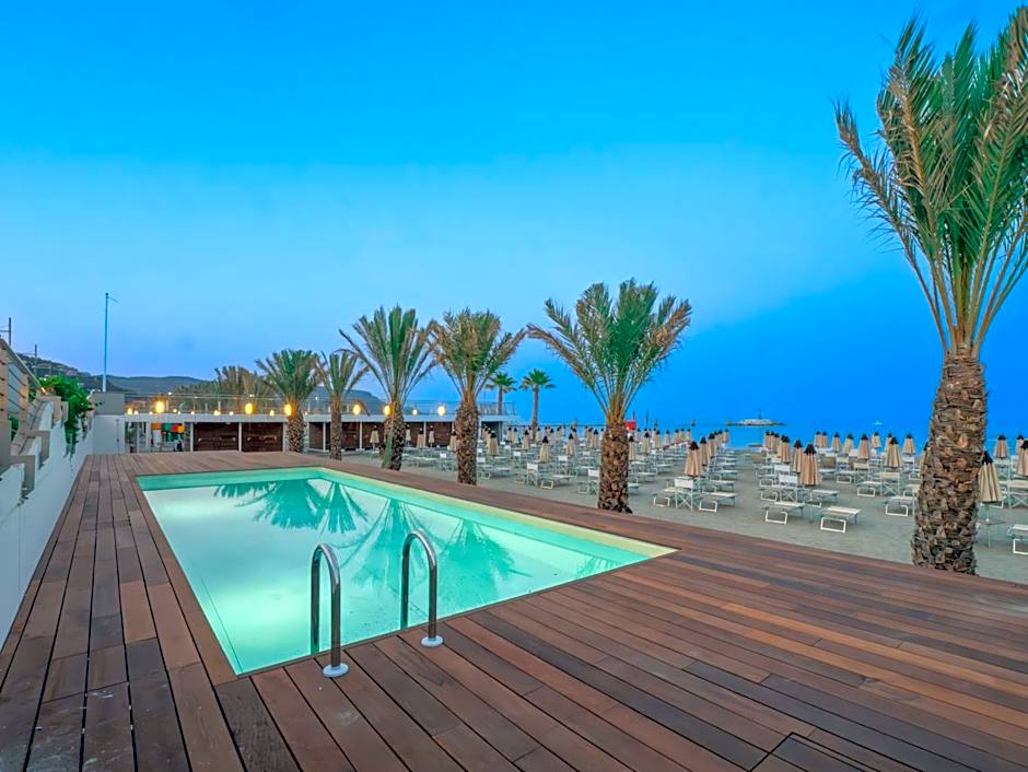 Yacht Club Marina di Loano | UNA Esperienze