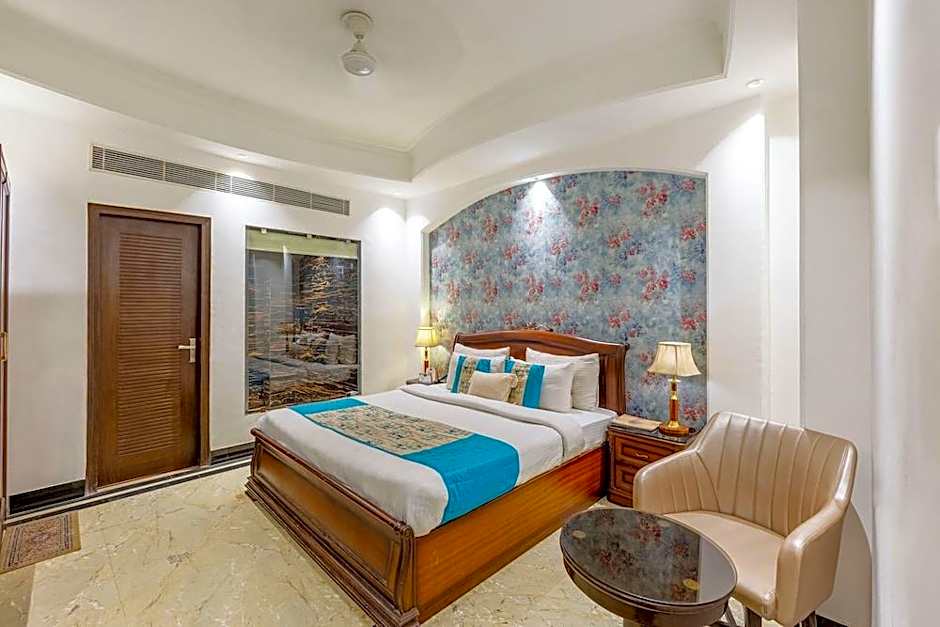 Hotel Emperor Palms