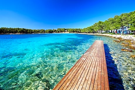 Crvena Luka Resort