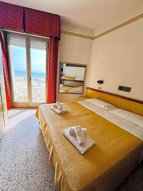 Hotel Columbia Frontemare