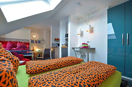 Deluxe One-Bedroom Apartment