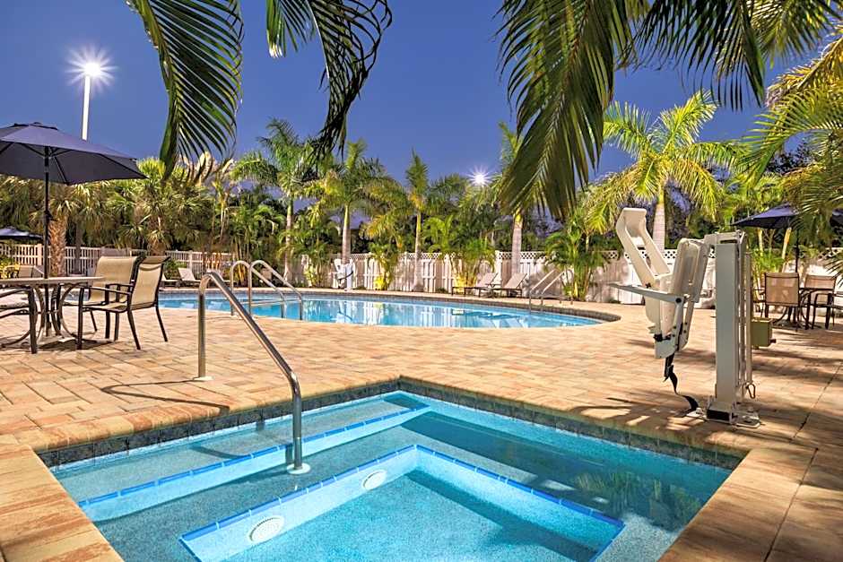 Spark by Hilton Sarasota Siesta Key Gateway