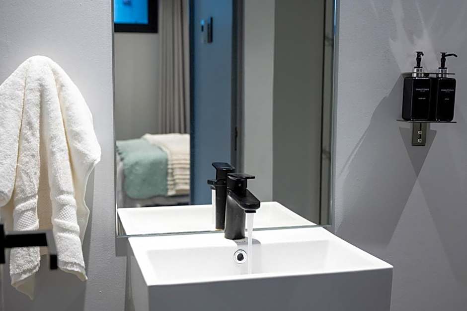 Luxury Bellagio 003 One Bed with Inverter