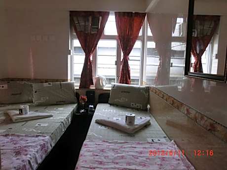 Triple Room with 1 Double Bed and 1 Single Bed
