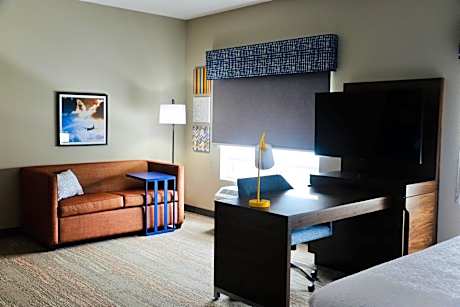 Queen Room with Two Queen Beds and Bath Tub - Mobility Access