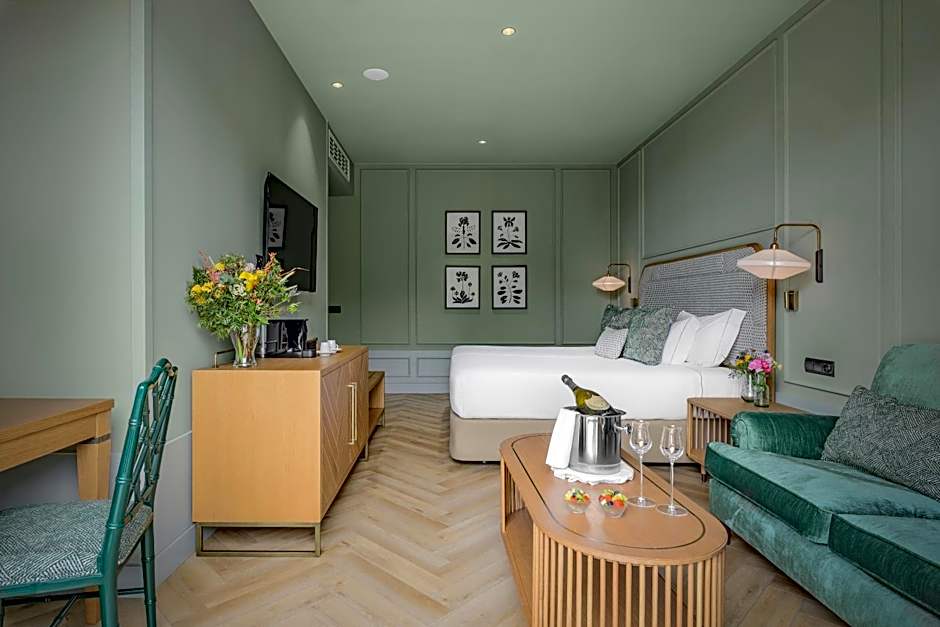 Photo 1 of 3 of Garden Junior Suite