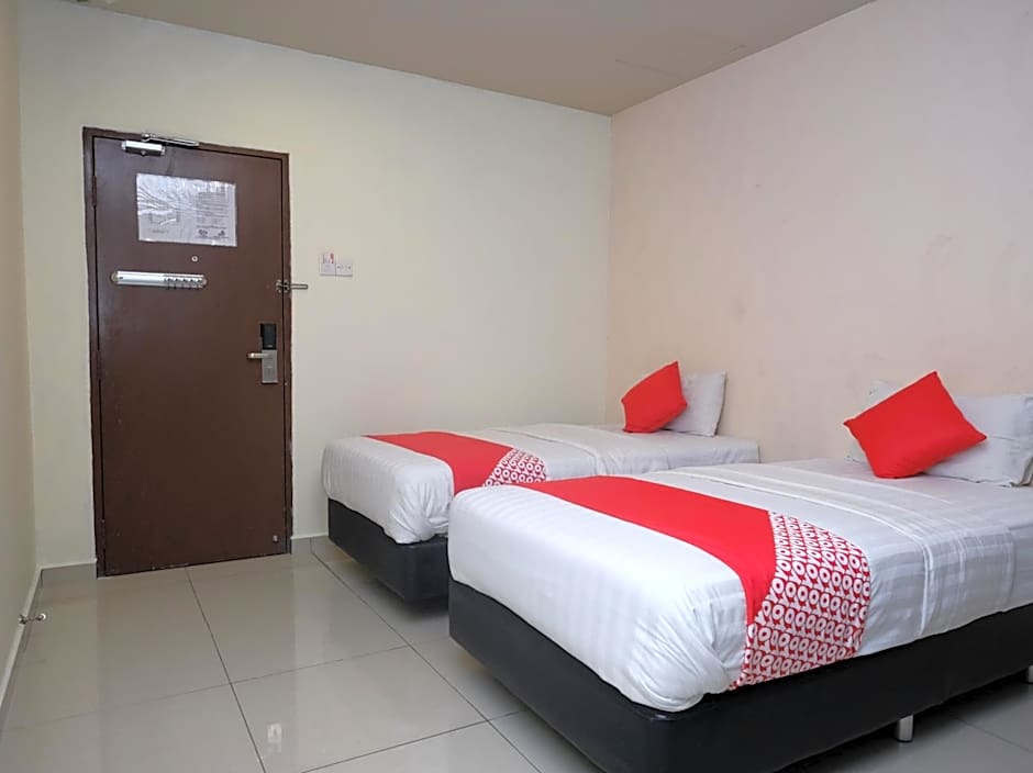 Hotel De' Tees, Masai Utama