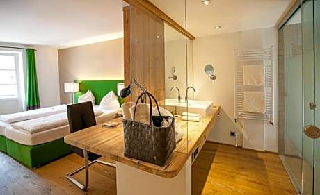 Double Room Weißwand