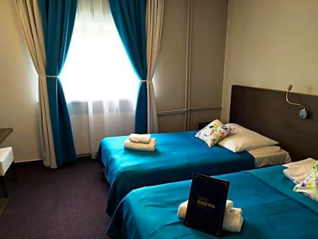 Twin Room in Hotel Zamkowy (BUILDING NEXT TO THE CASTLE)