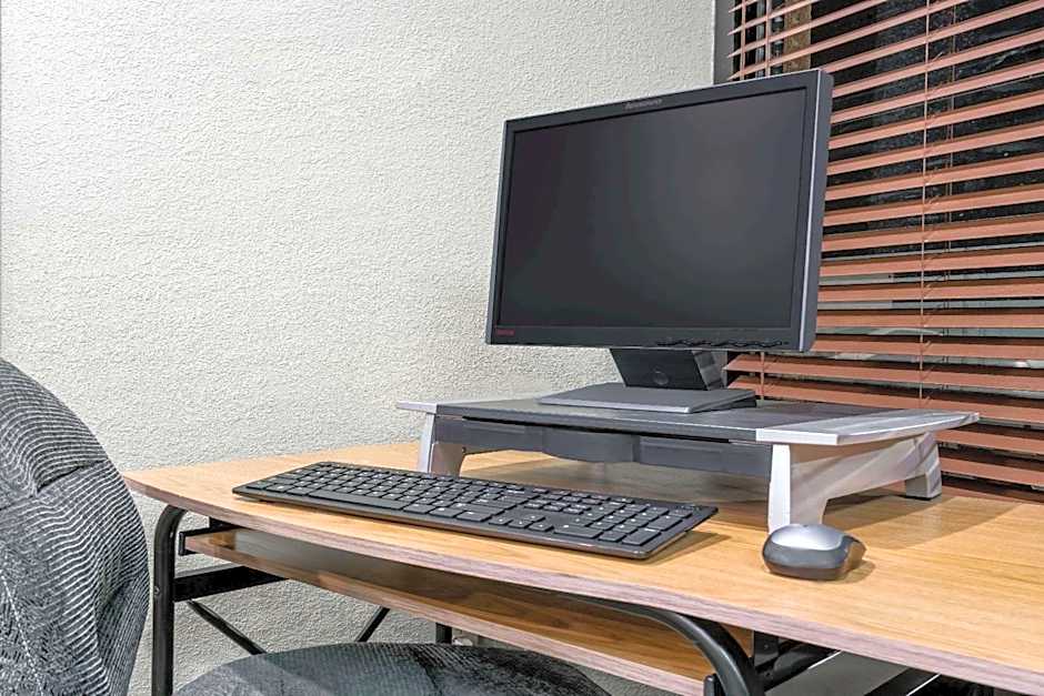 Super 8 by Wyndham Mankato