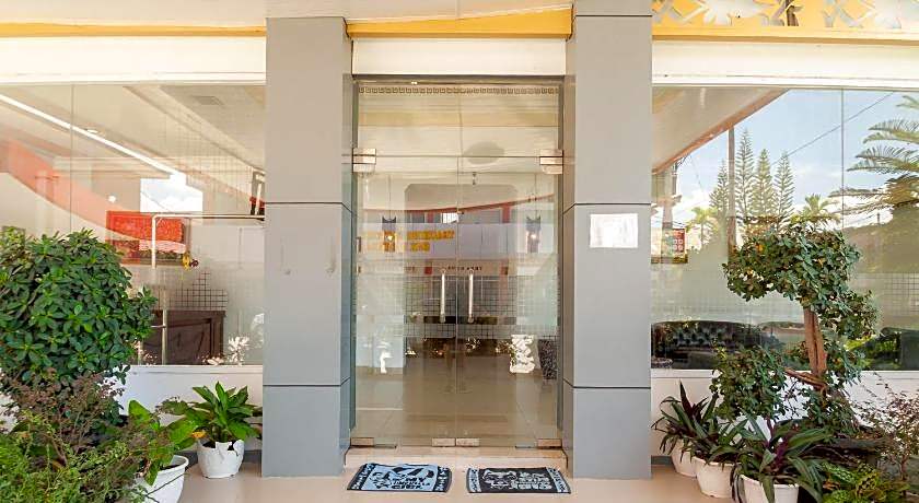 RedDoorz Syariah near RS Yos Sudarso Padang