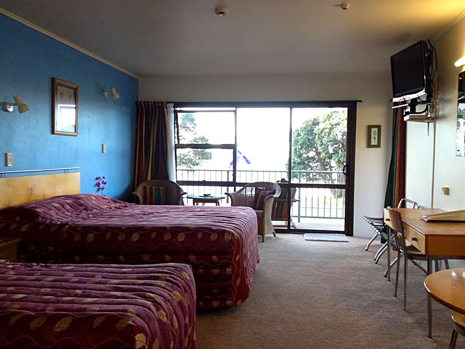 Bay Sands Seafront Studios