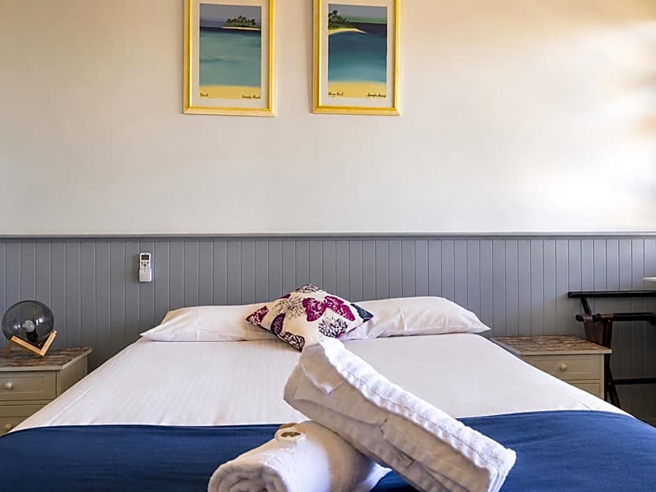 Squid's Ink Motel
