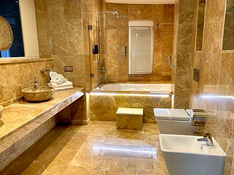 Blackmoon Villa Hotel 