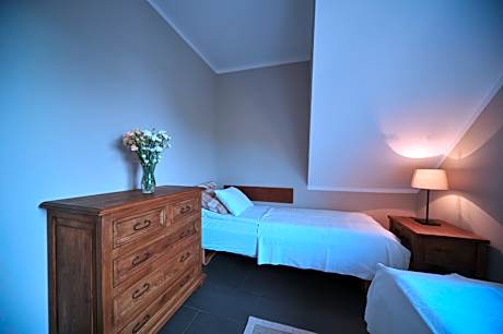 Two-Bedroom Duplex Apartment with Lake View